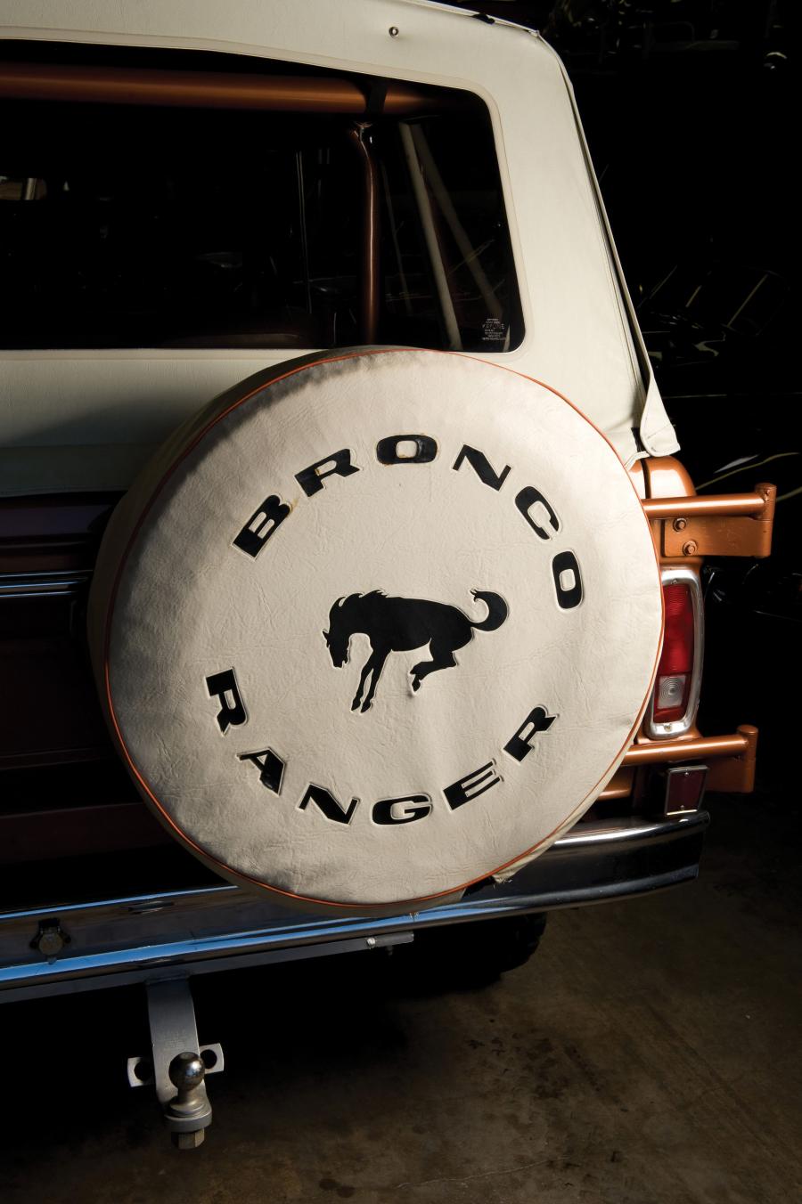  Ford Bronco Ranger Wagon 1973 года  (фото 2 из 12)